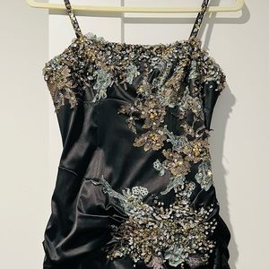 ❤️ Designer STUNNING APPLIQUÉD COCKTAIL DRESS in Black Satin! MINT CONDITION‼️